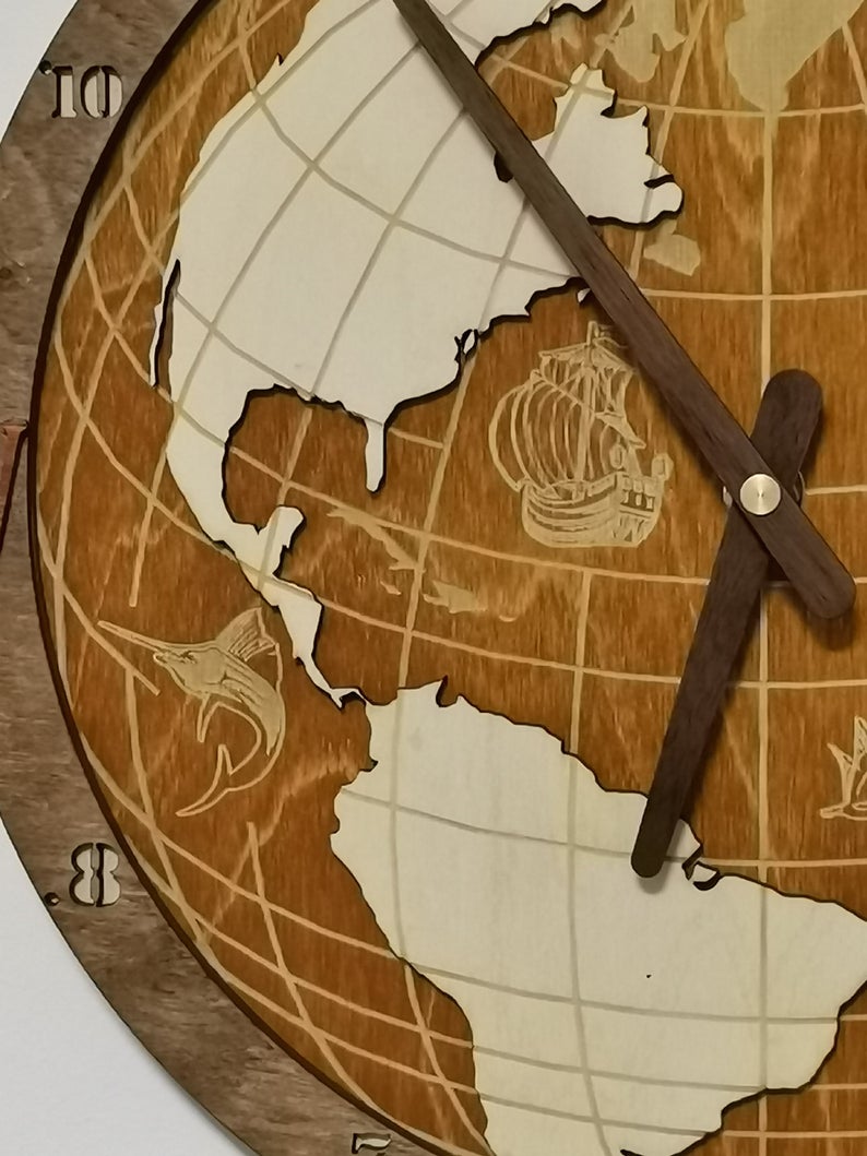 Horloge Globe terrestre bois
